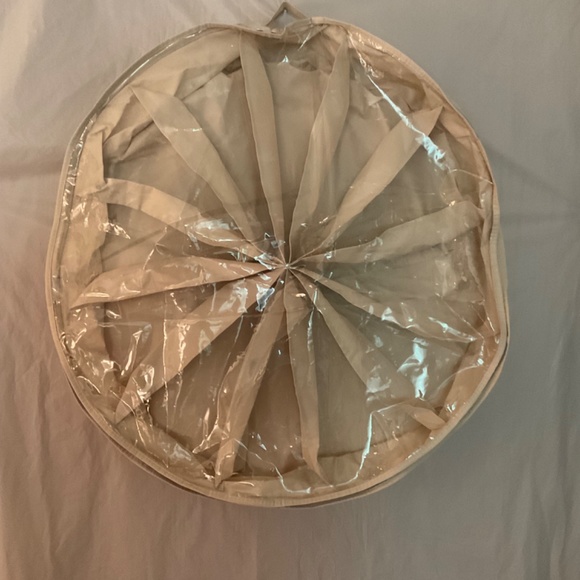 New shoe bag holds 12 pair’s of shoes for under bsd or hang - Picture 2 of 3